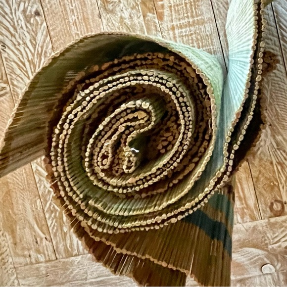 🍽 6 Pack Rollup Bamboo Placemats 🍽 - Picture 5 of 6